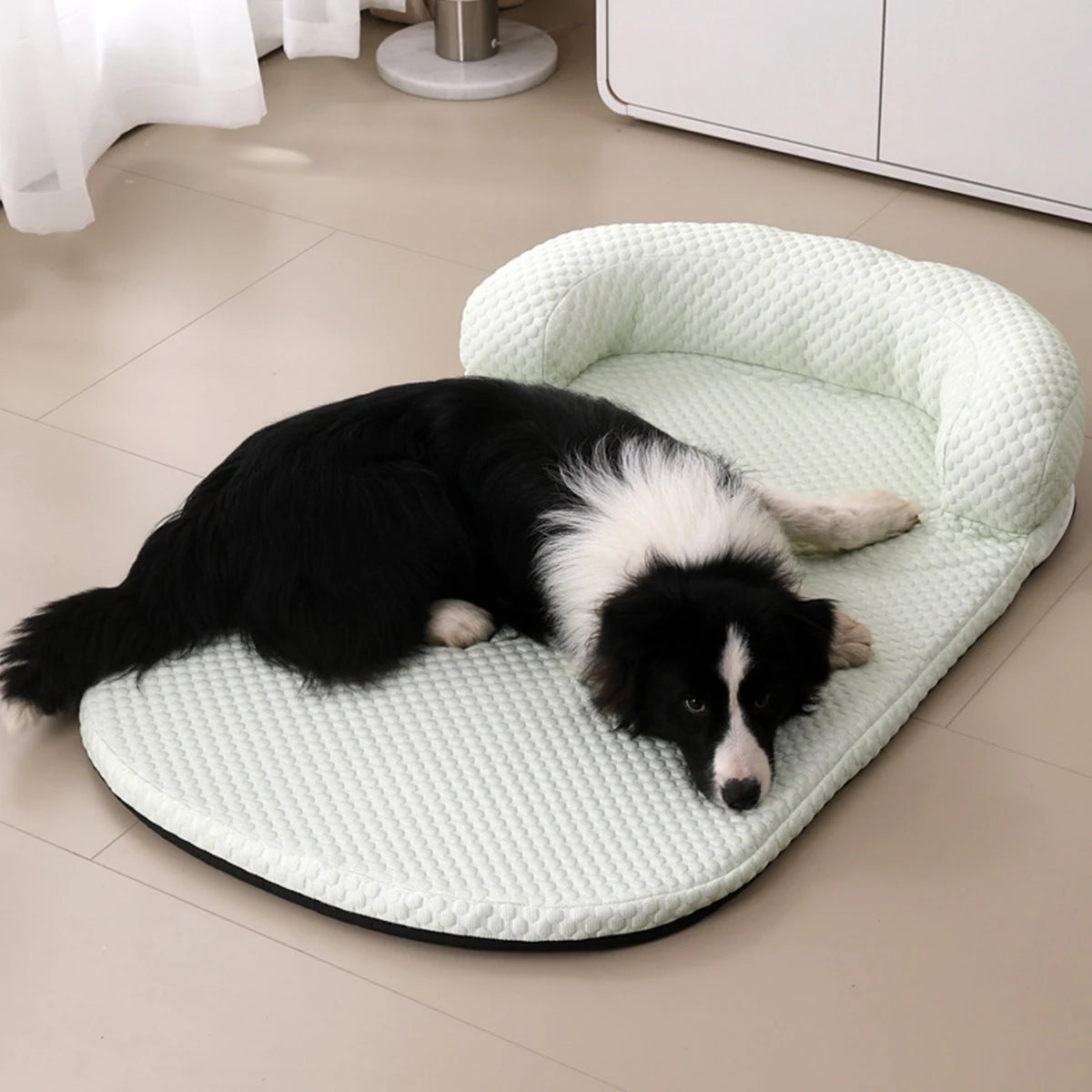 Breathable Cooling Dog & Cat Bed – Ice Silk Fabric with Pillow