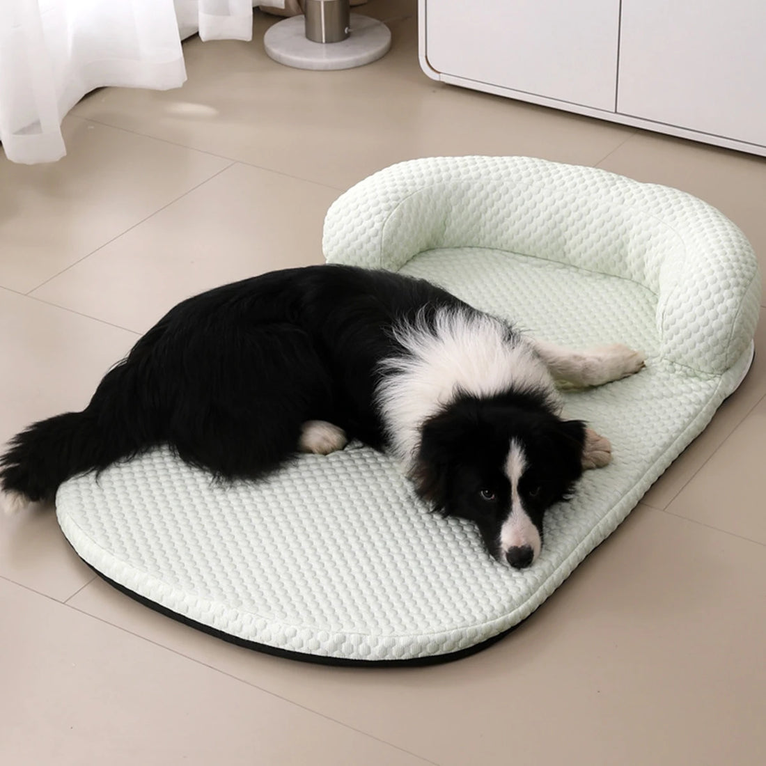 Breathable Cooling Dog & Cat Bed – Ice Silk Fabric with Pillow